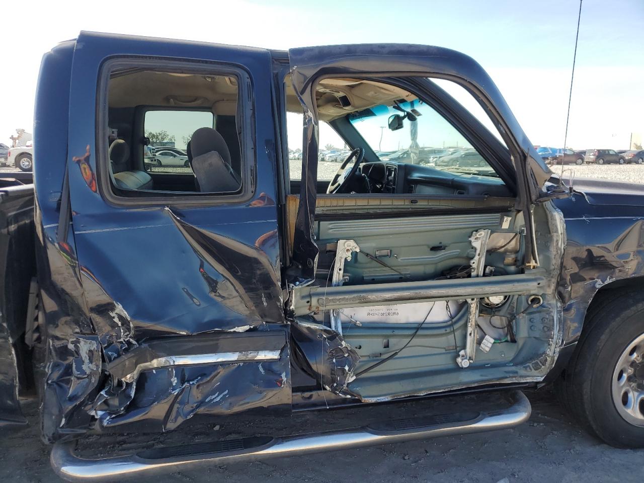 2006 Chevrolet Silverado - Image 10