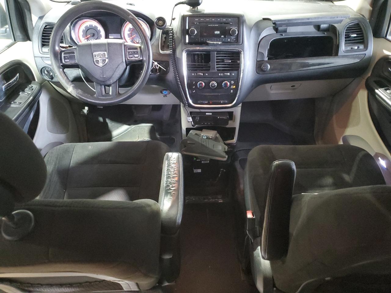 2016 Dodge Caravan - Image 8