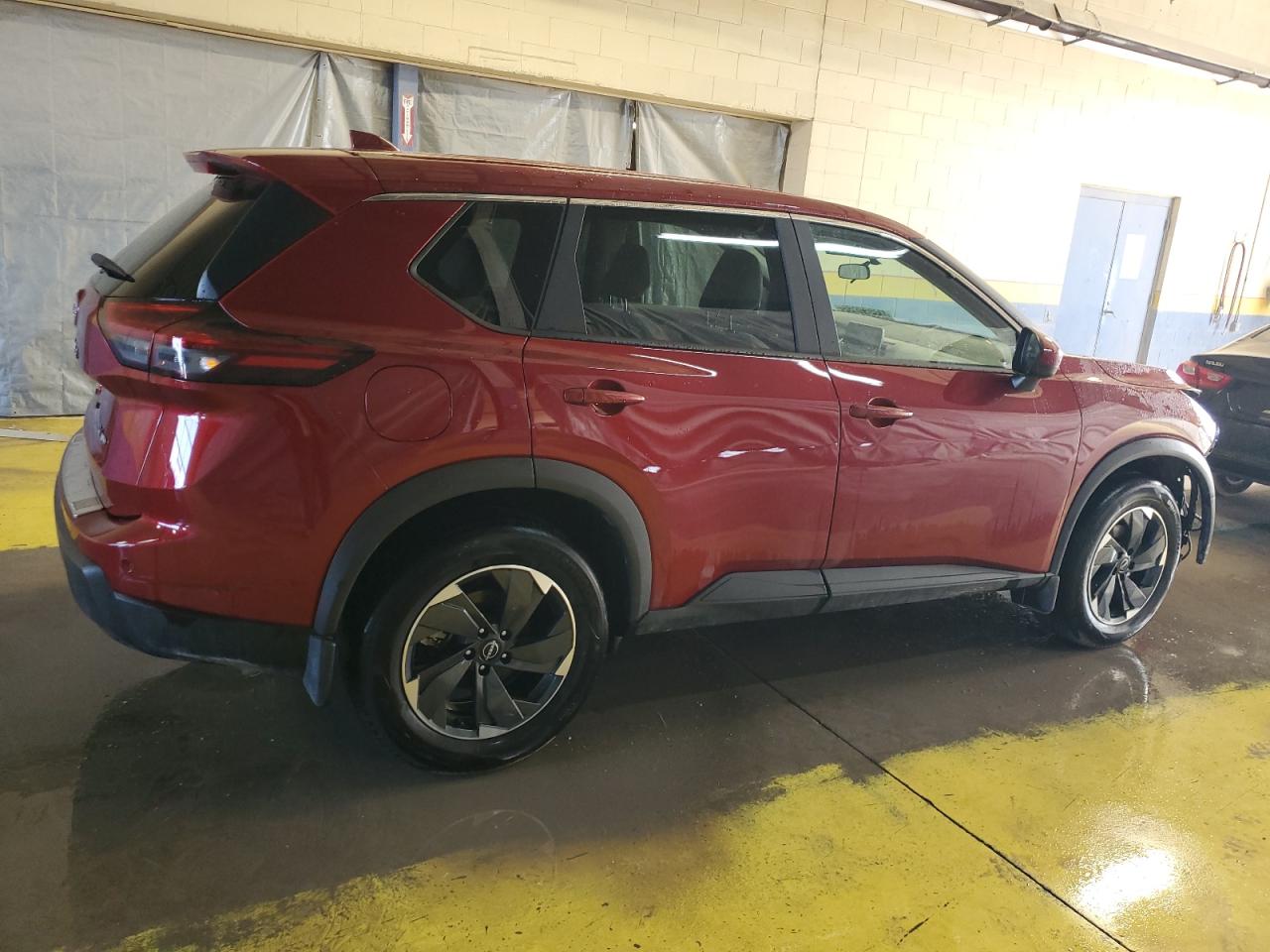 2024 Nissan Rogue - Image 3