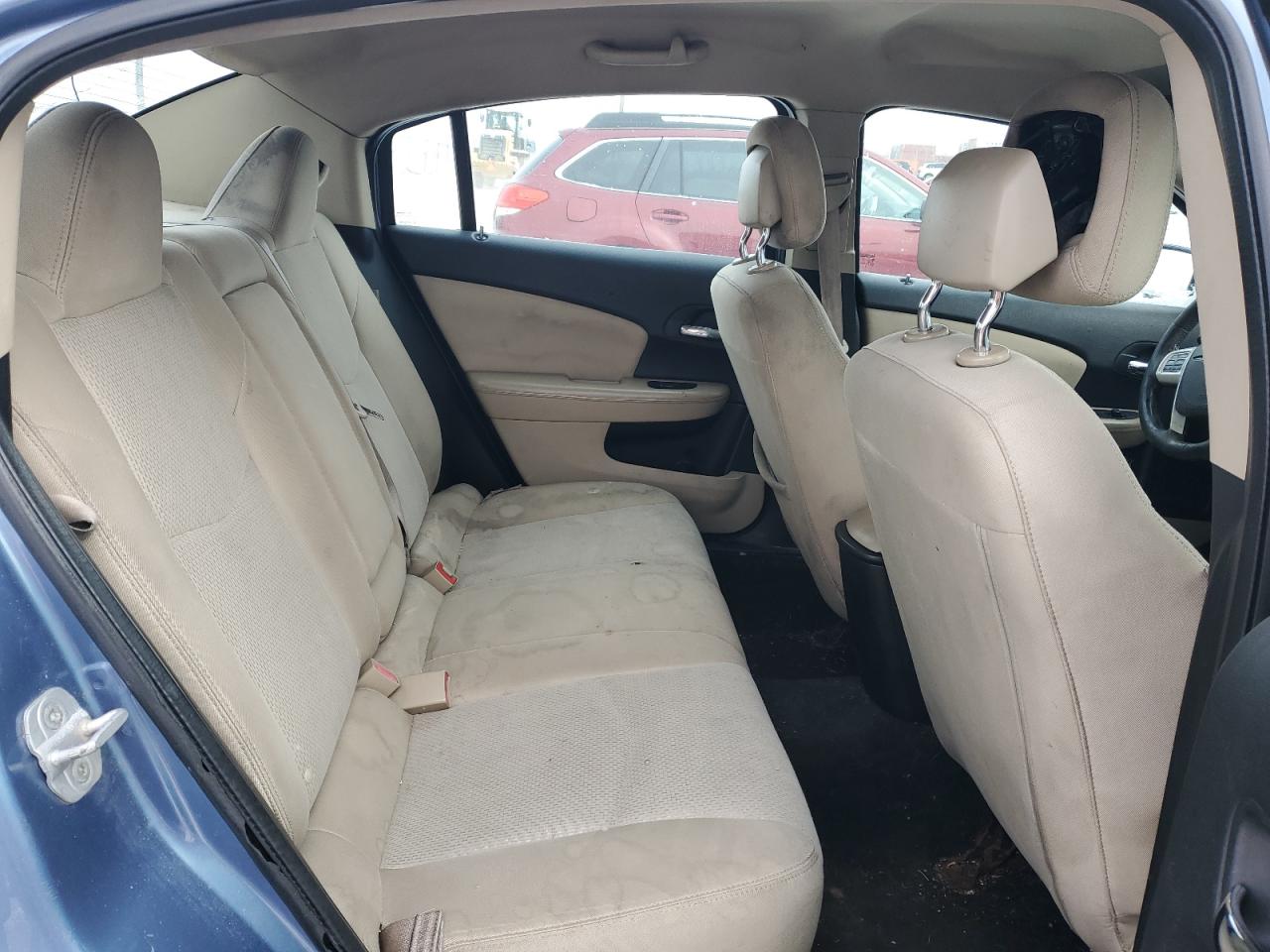 2011 Chrysler 200 - Image 10