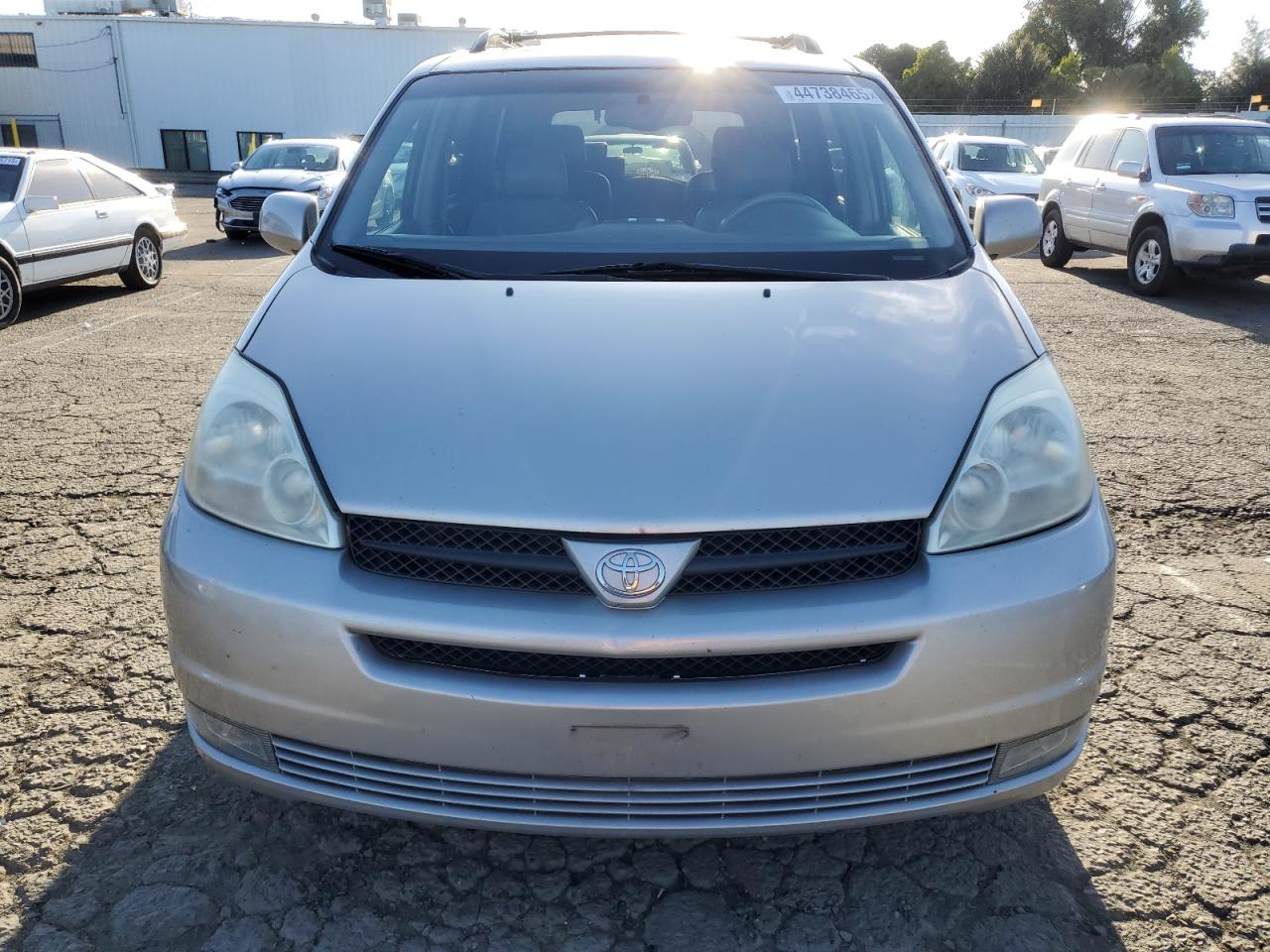 2005 Toyota Sienna - Image 5