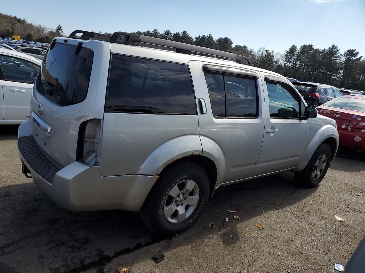 2010 Nissan Pathfinder - Image 3
