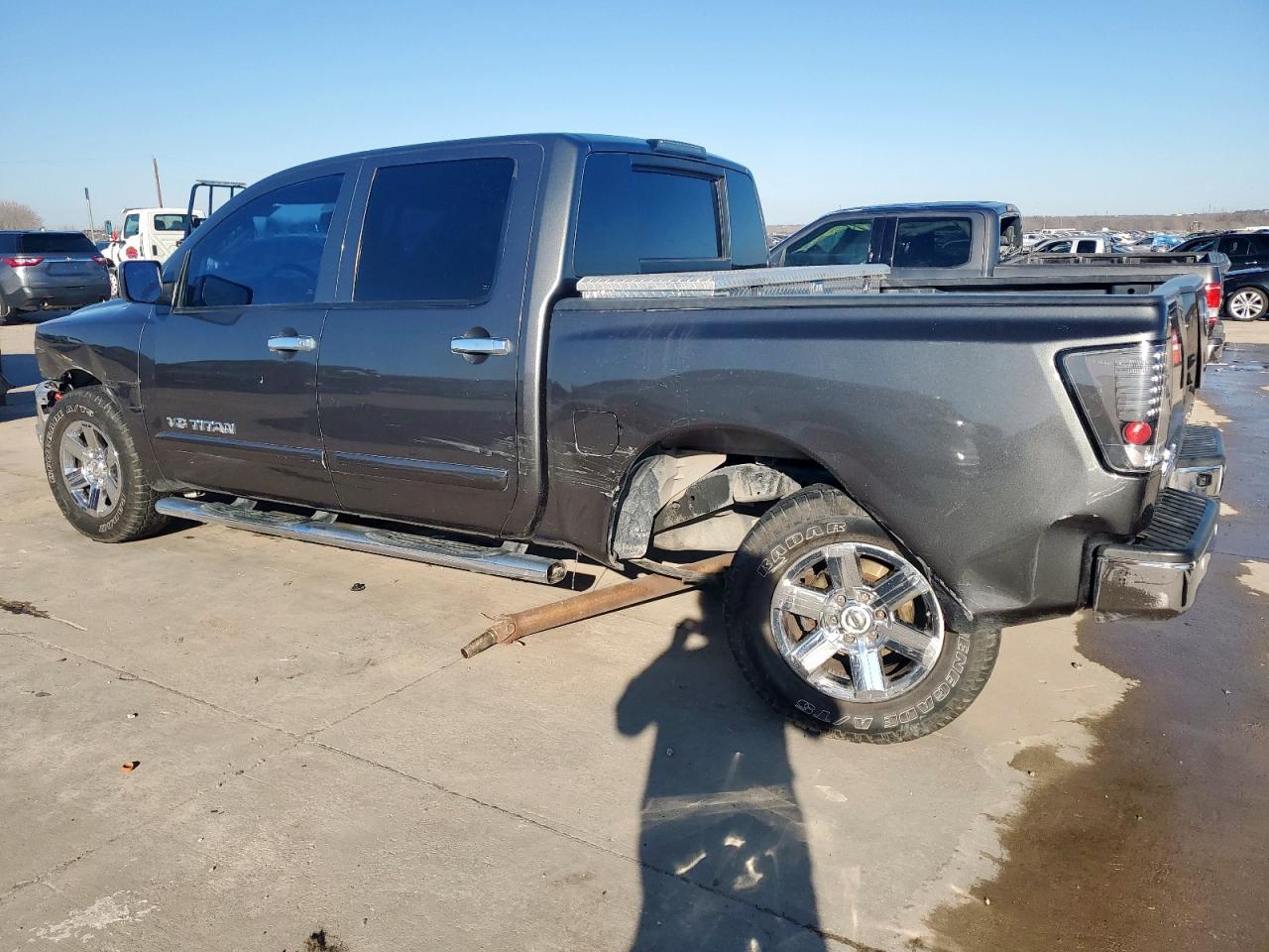 2011 Nissan Titan - Image 2