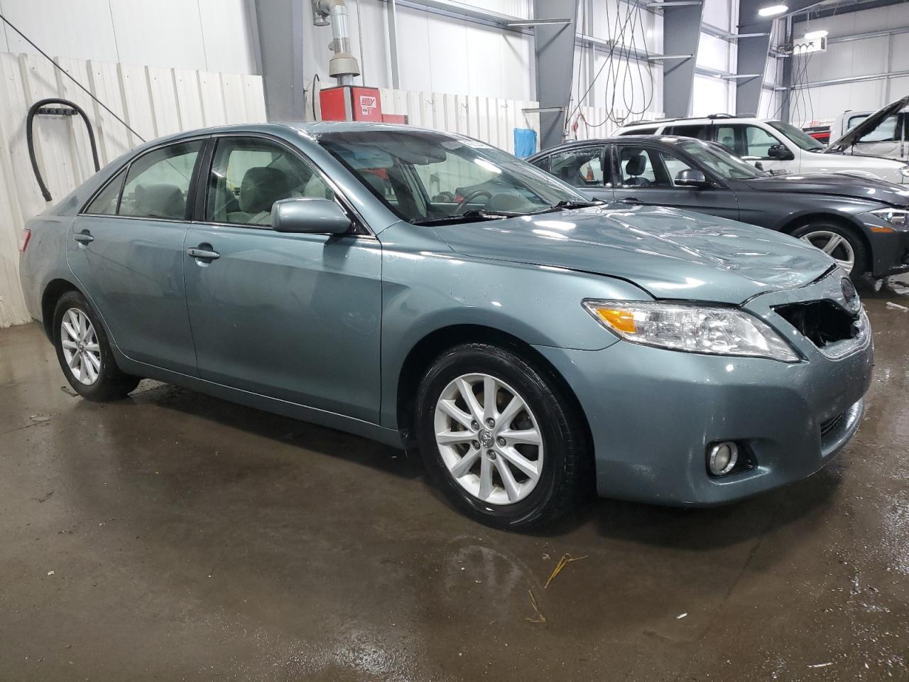 2010 Toyota Camry - Image 4