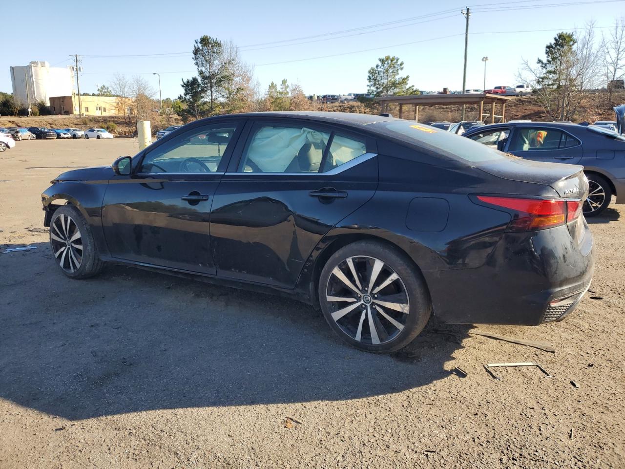 2021 Nissan Altima - Image 2