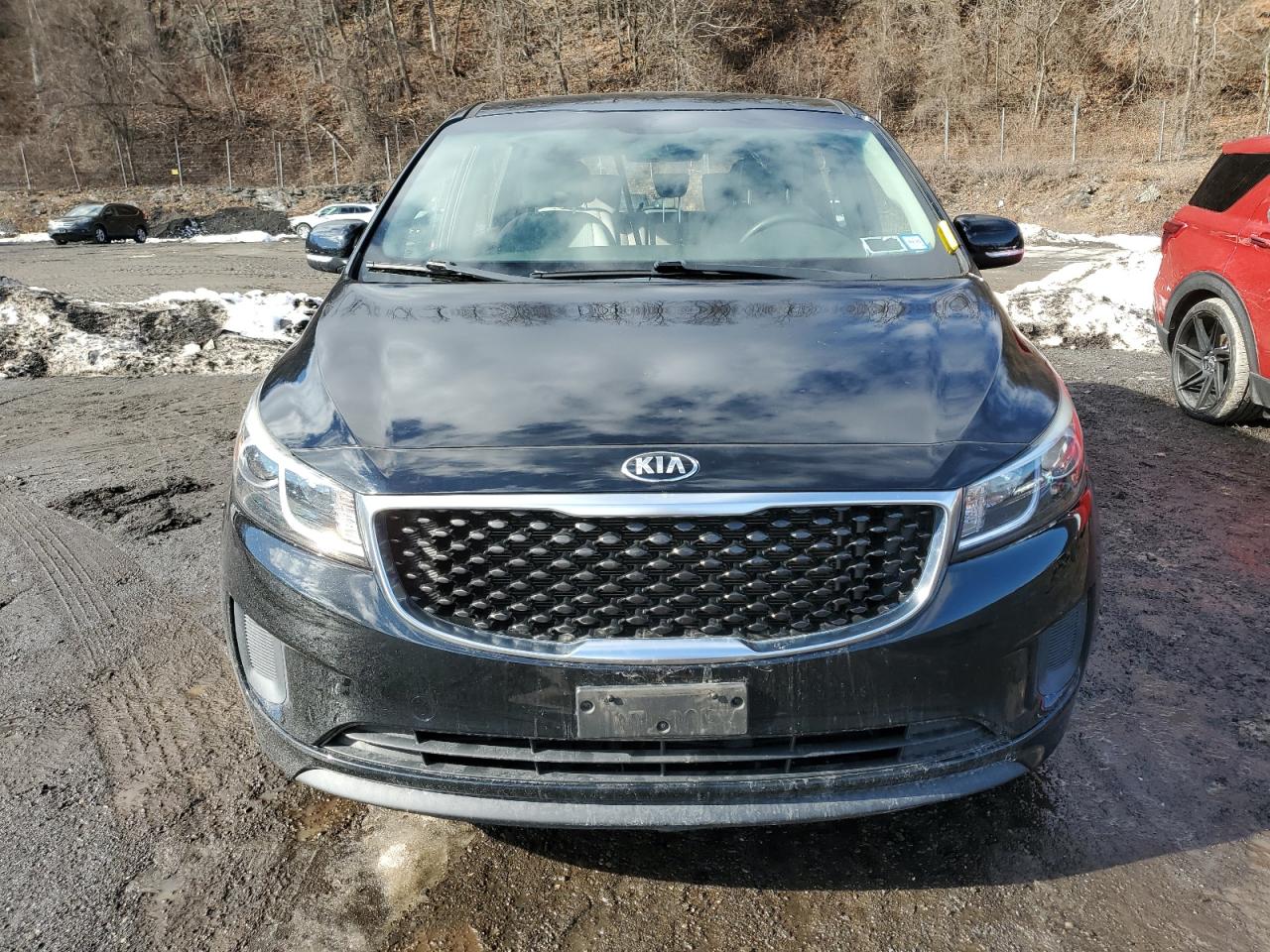 2017 Kia Sedona - Image 5