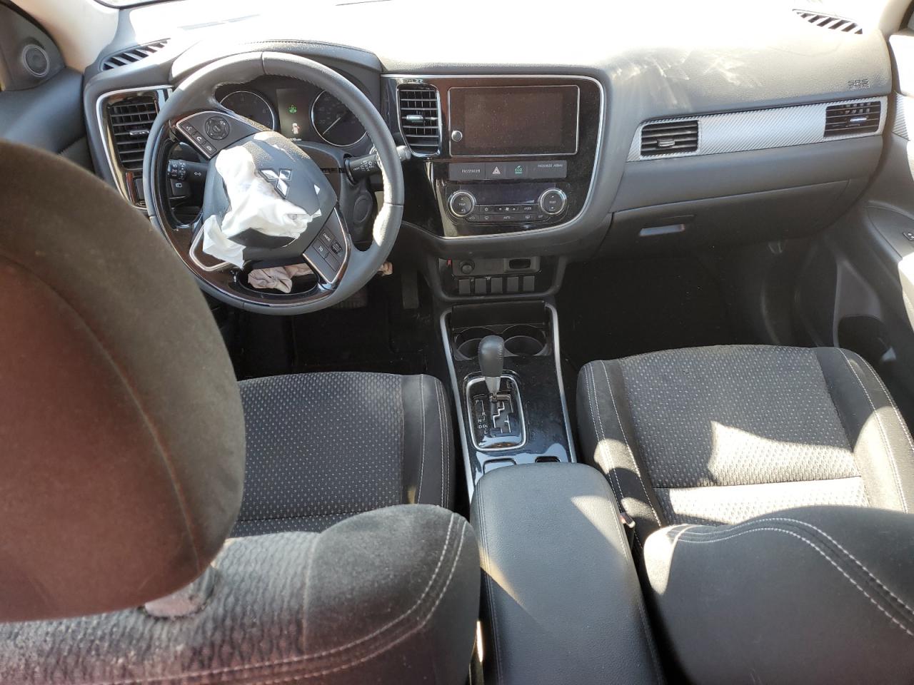 2017 Mitsubishi Outlander - Image 8