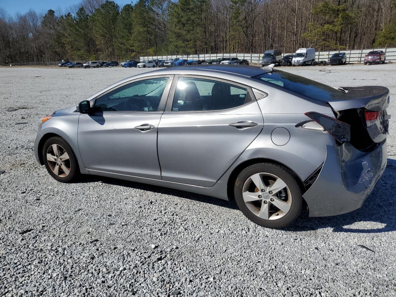2011 Hyundai Elantra - Image 2
