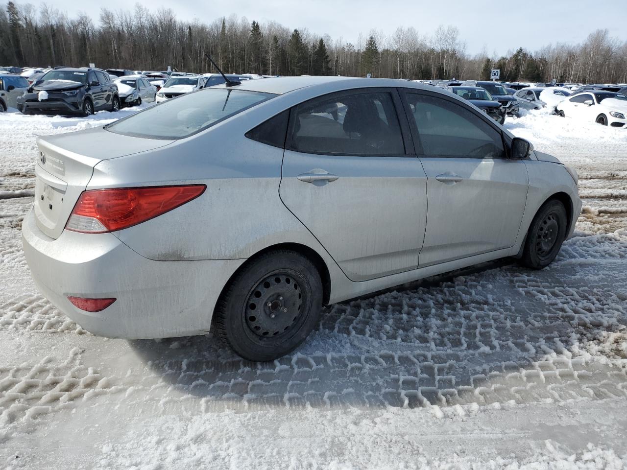 2013 Hyundai Accent - Image 3