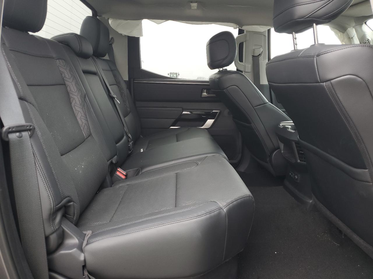 2022 Toyota Tundra - Image 11