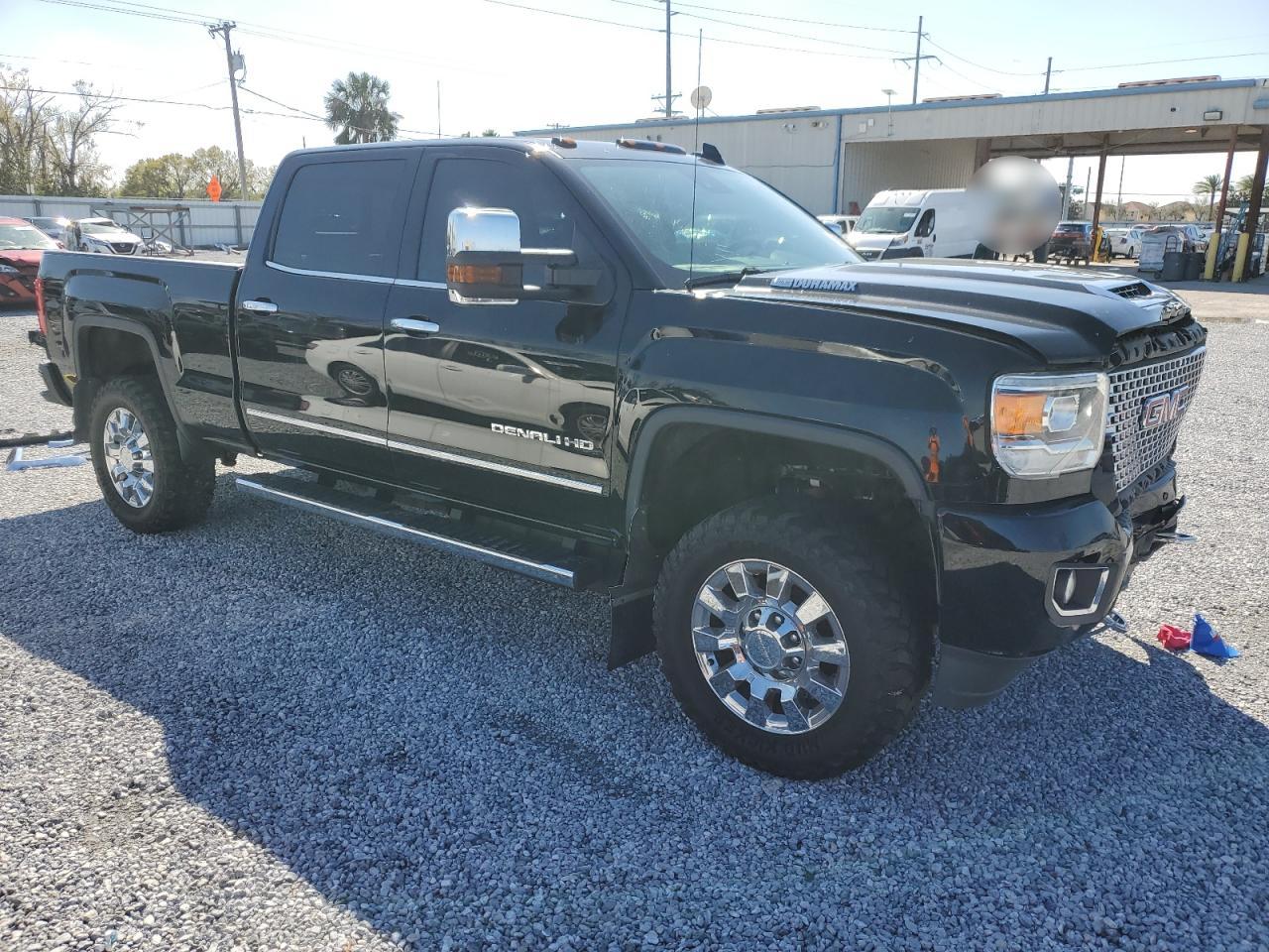 2017 GMC Sierra - Image 4