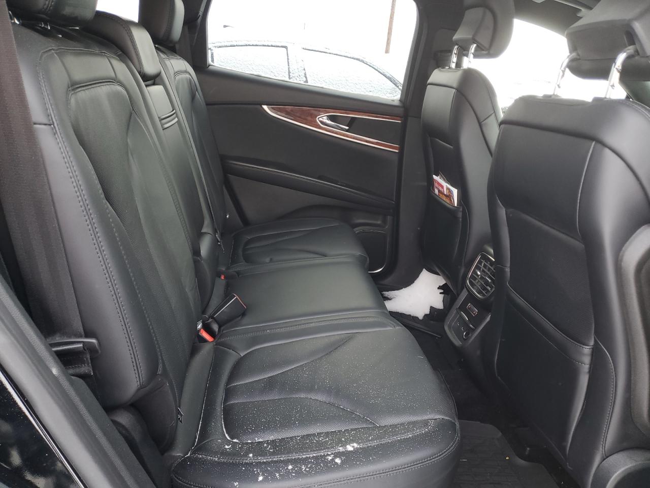 2018 Lincoln MKX - Image 12