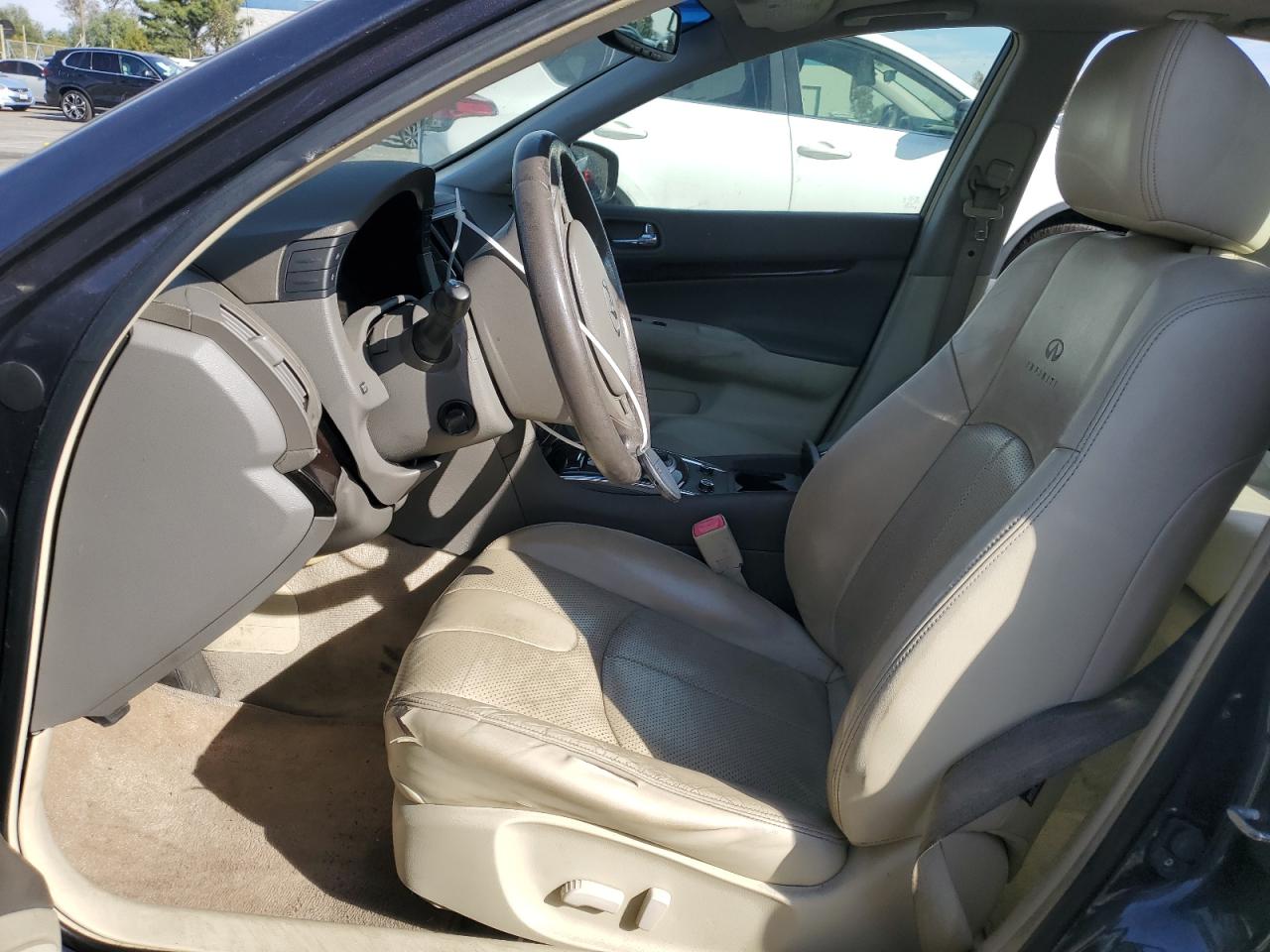 2011 Infiniti G - Image 7