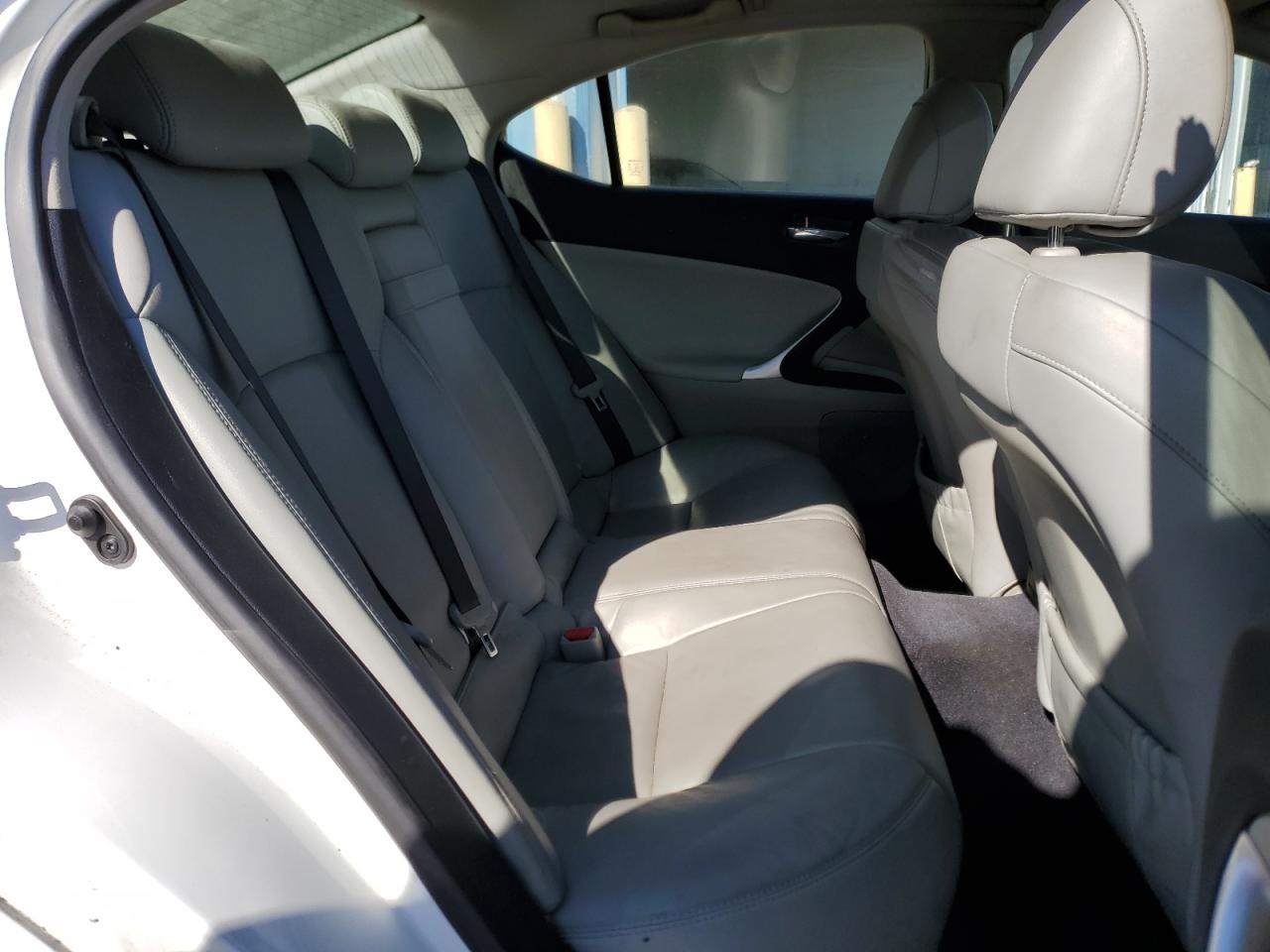 2008 Lexus IS - Image 10