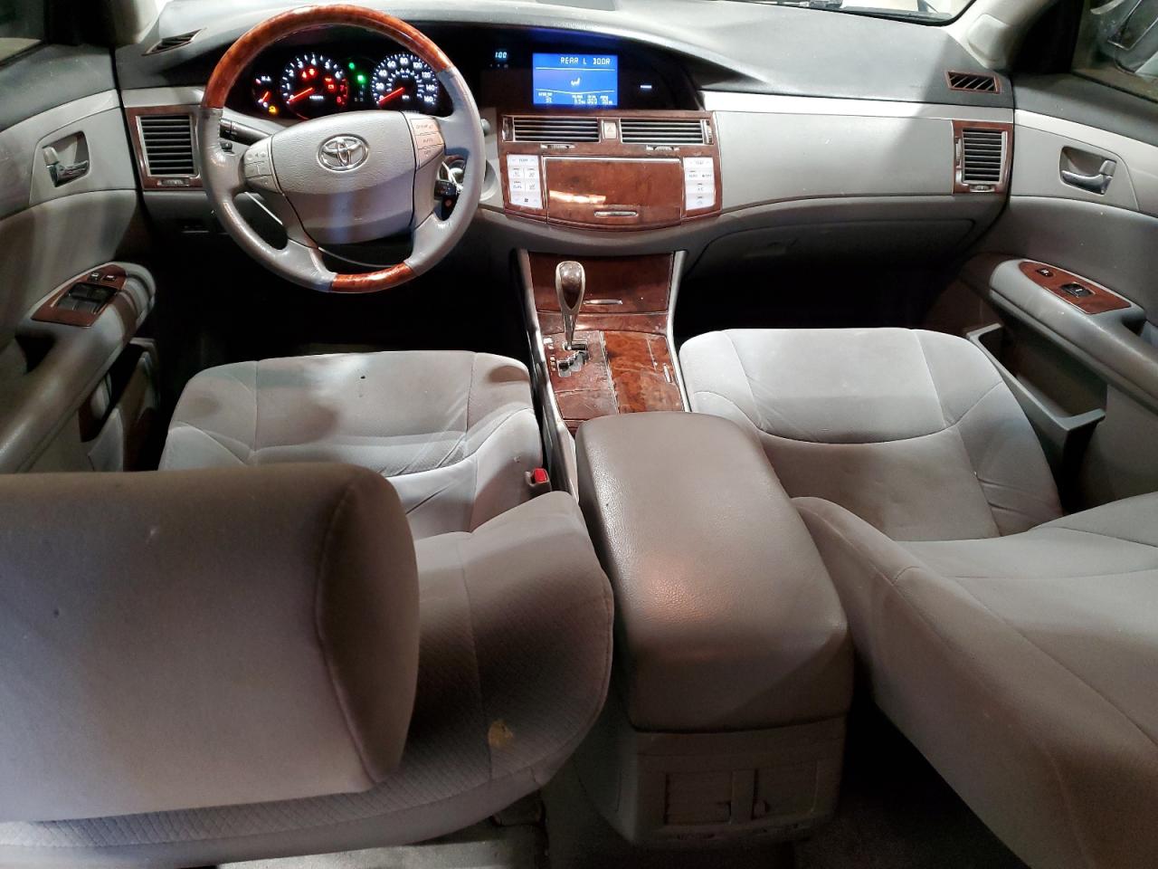 2006 Toyota Avalon - Image 8