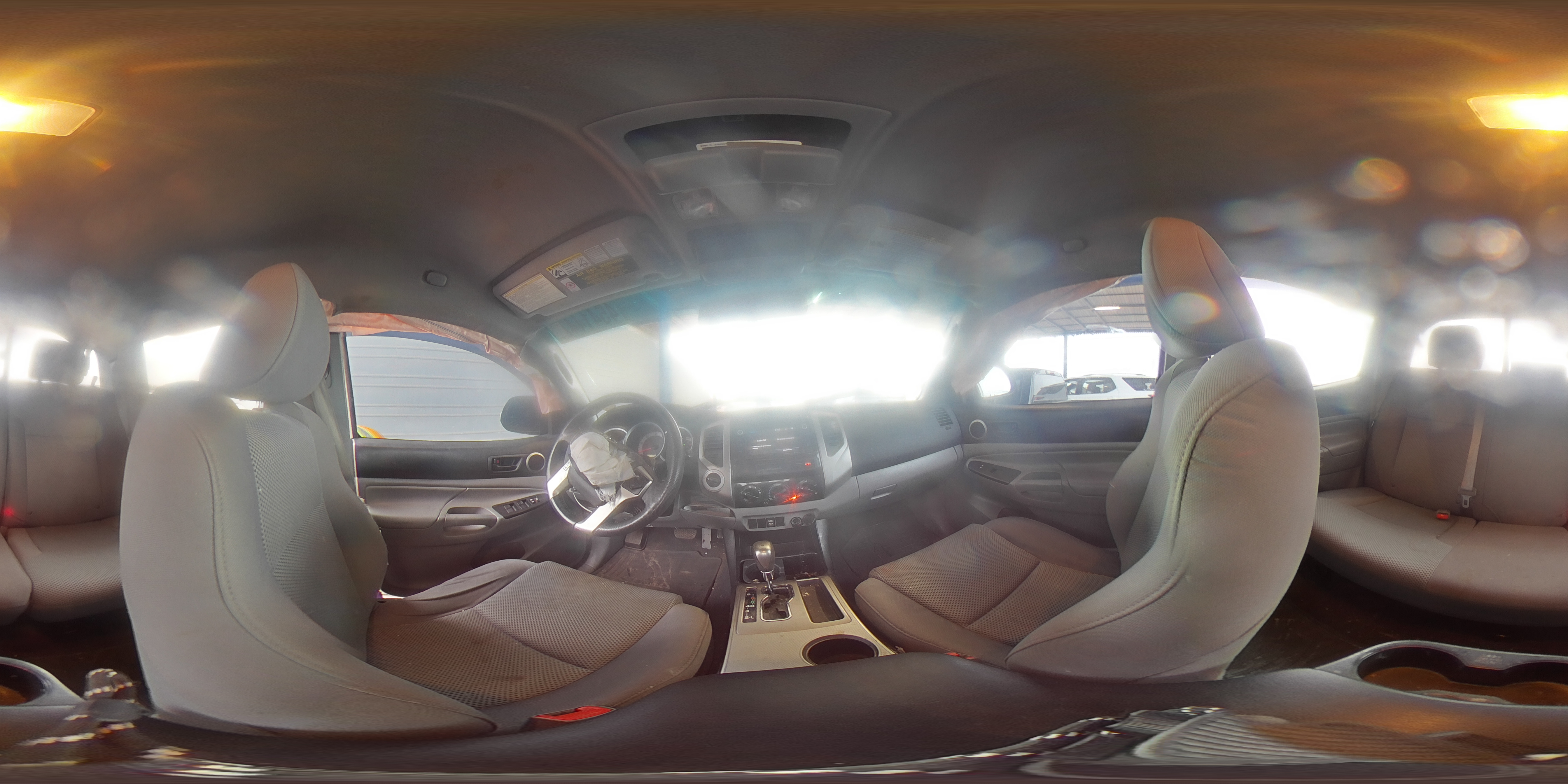 2015 Toyota Tacoma - Image 12