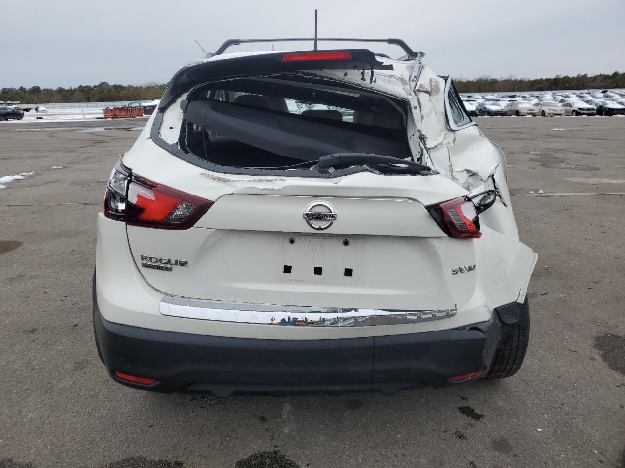 JN1BJ1CR3JW200216 NISSAN ROGUE 2018