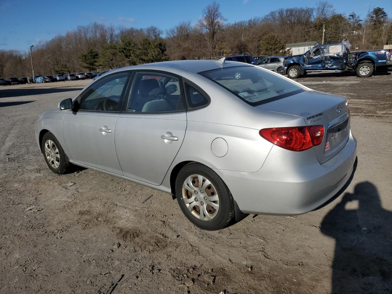2010 Hyundai Elantra - Image 2