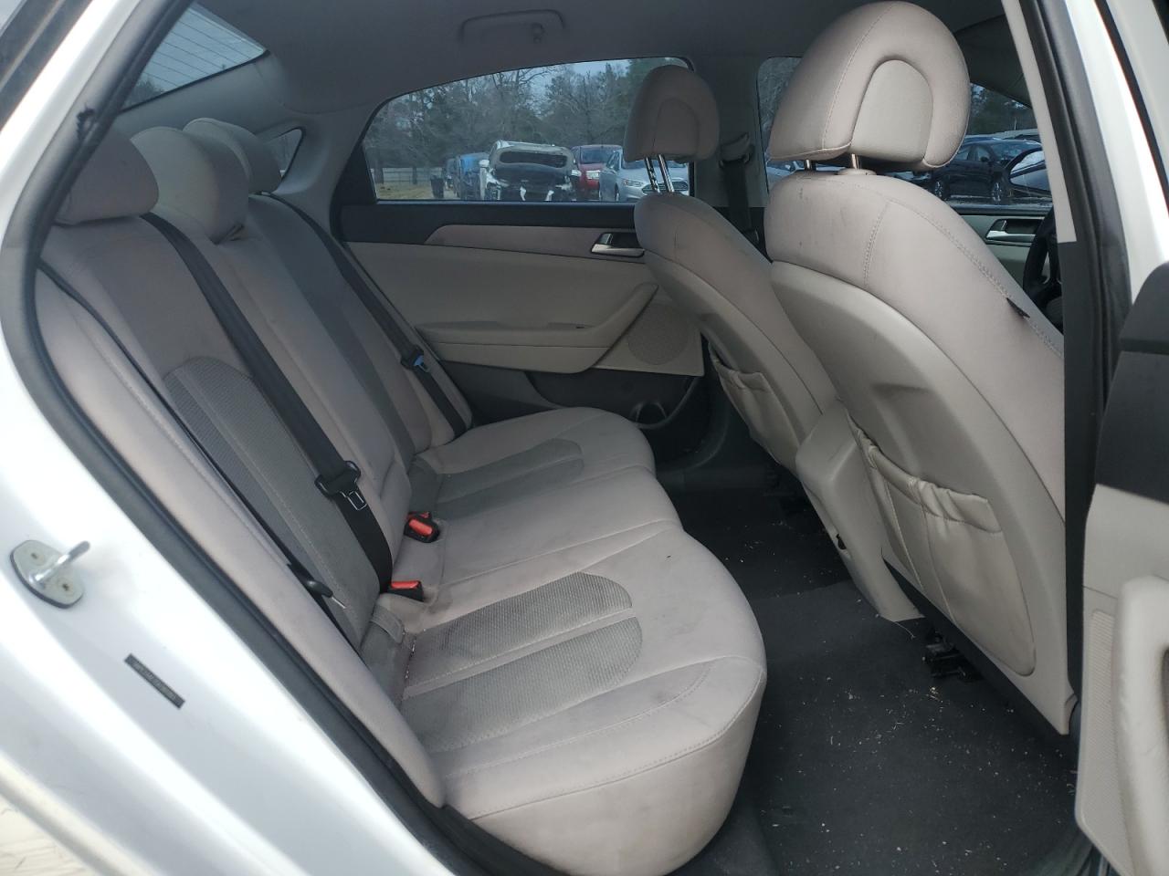 2016 Hyundai Sonata - Image 11