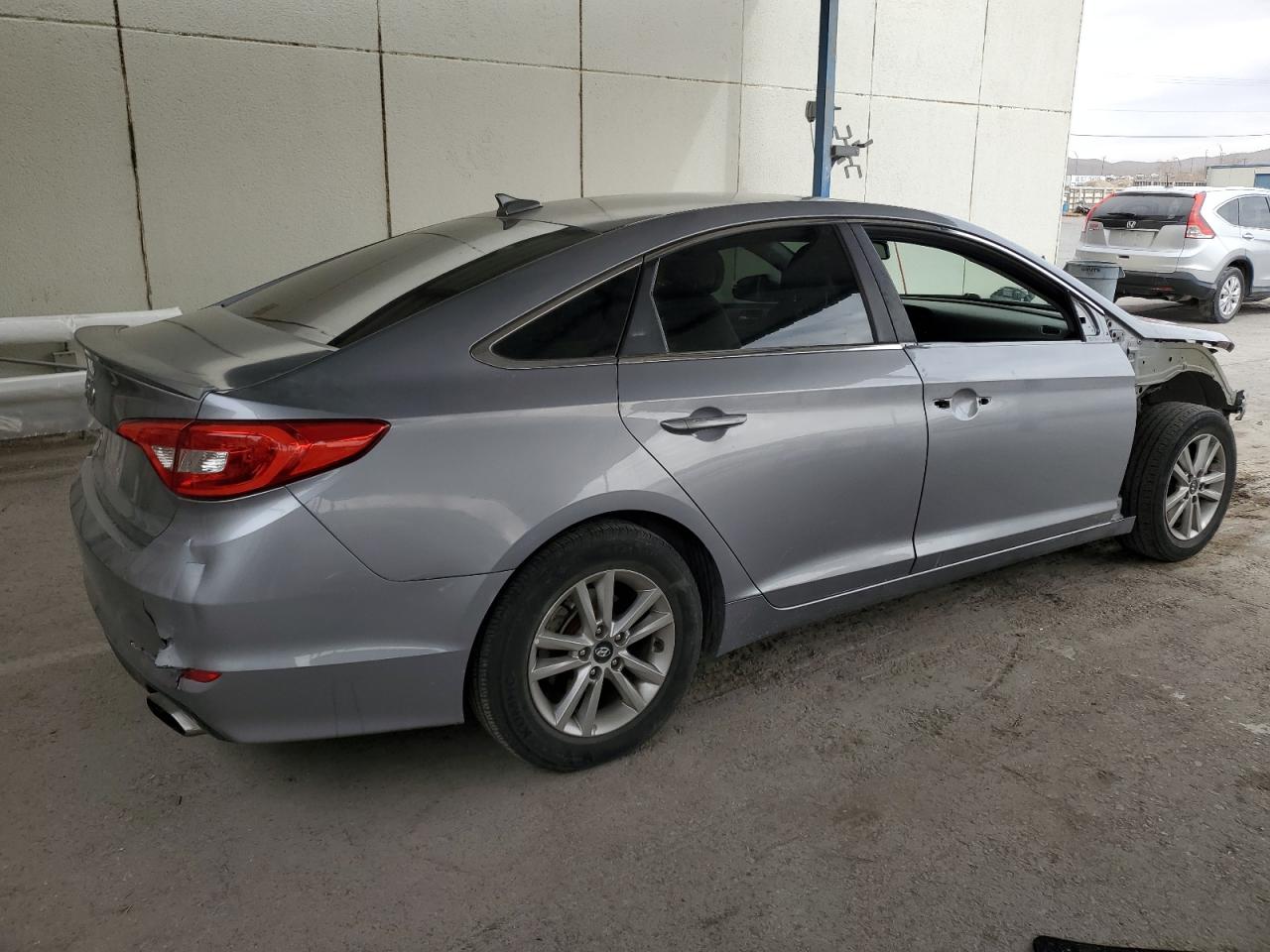 2016 Hyundai Sonata - Image 3