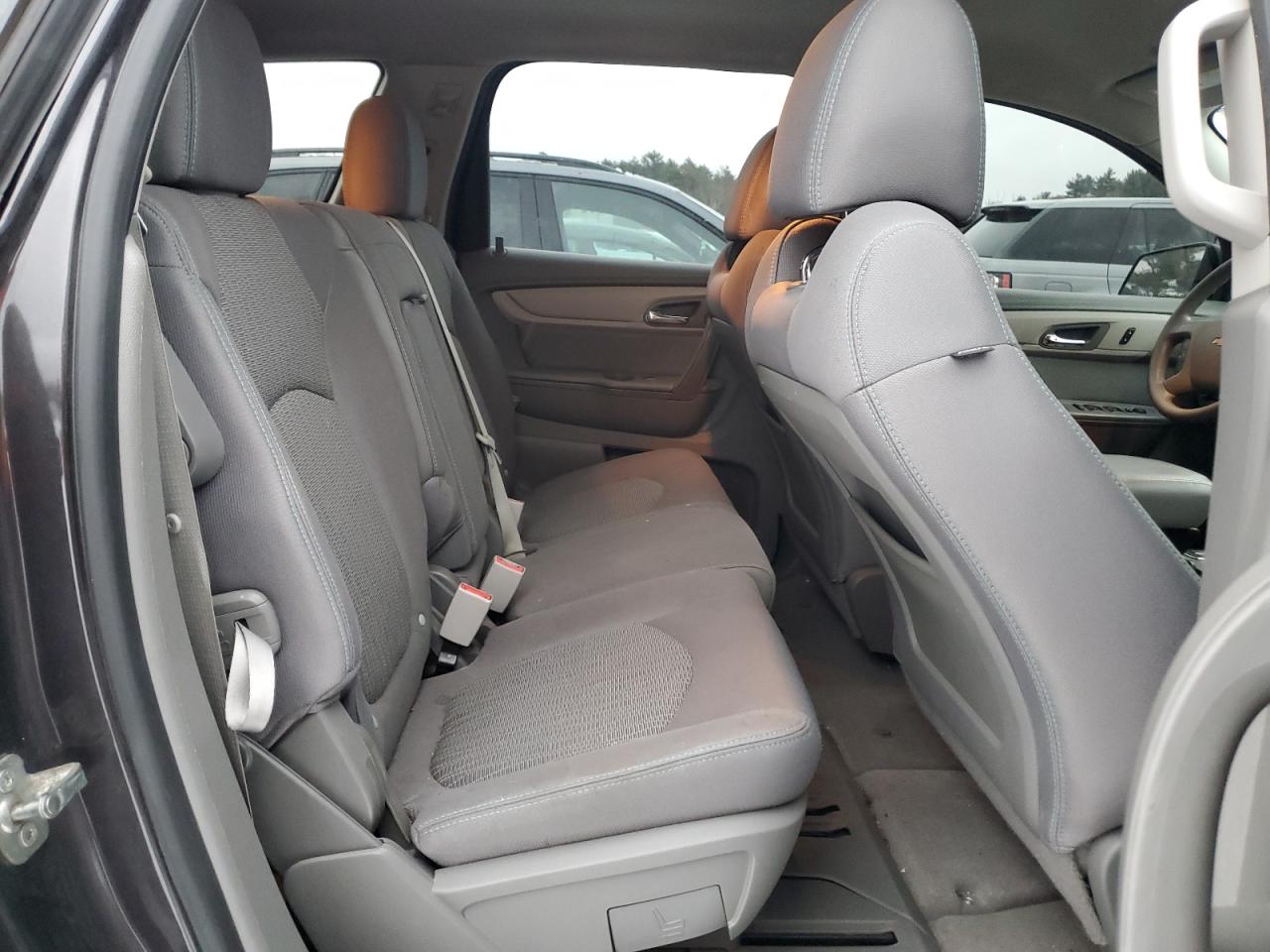 2016 Chevrolet Traverse - Image 11