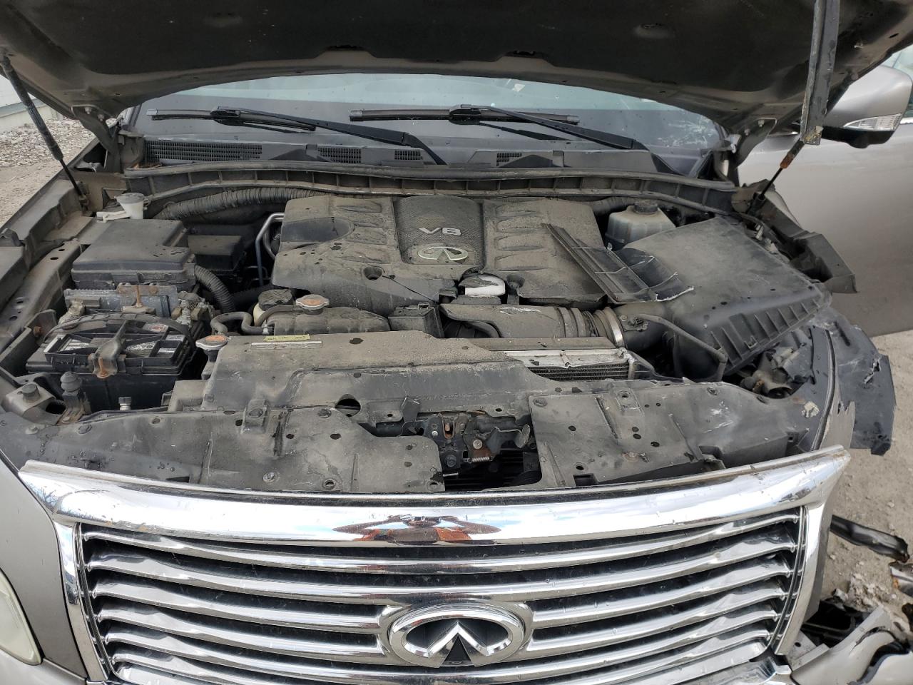 2014 Infiniti QX80 - Image 12
