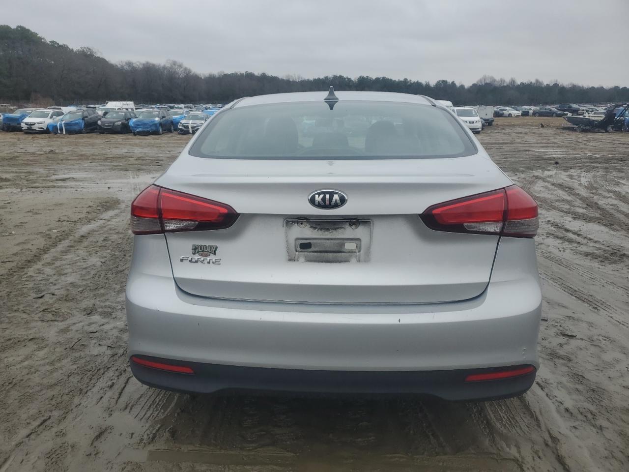 2017 Kia Forte - Image 6