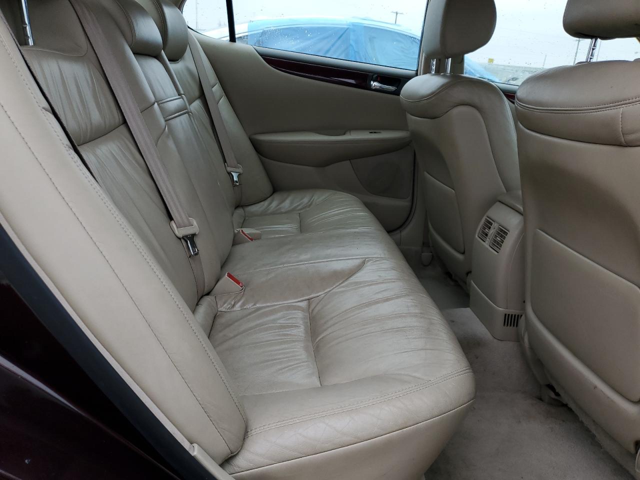 2003 Lexus ES - Image 10