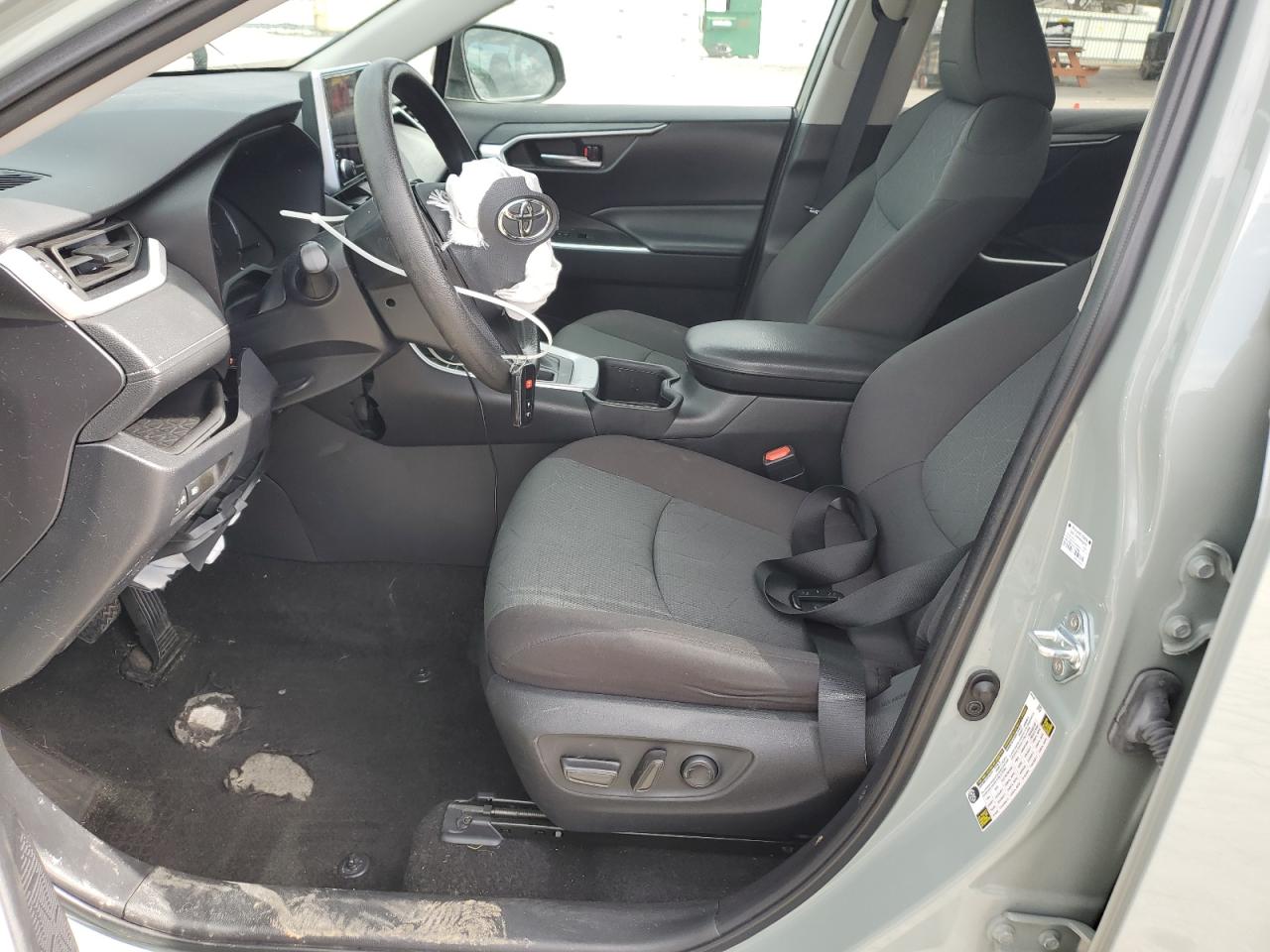 2023 Toyota RAV 4 - Image 7
