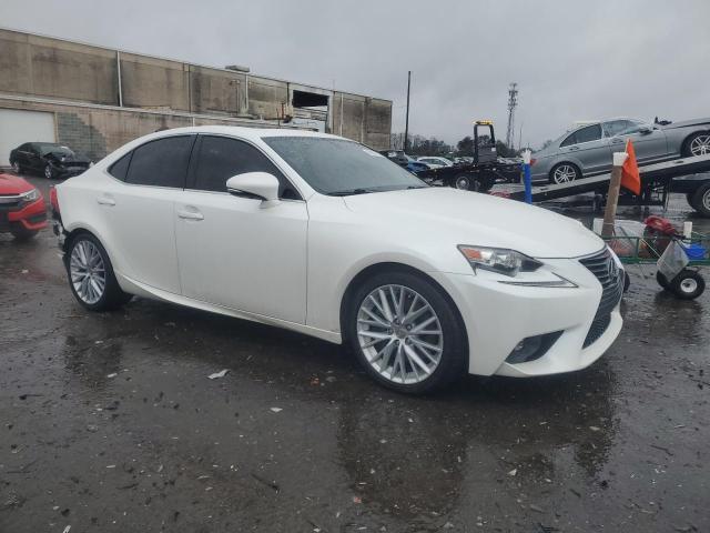  LEXUS IS 2016 Белый