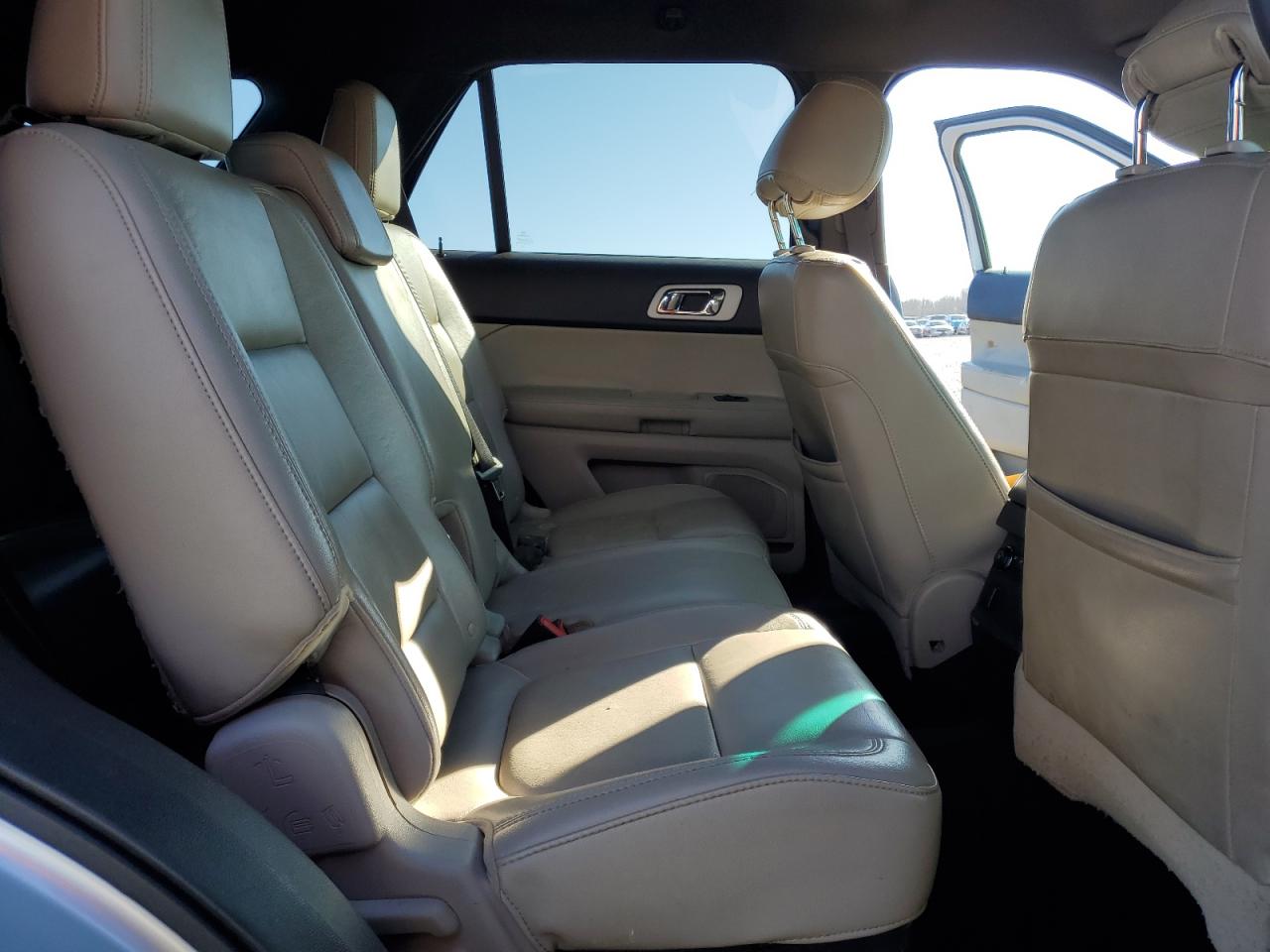 2012 Ford Explorer - Image 11