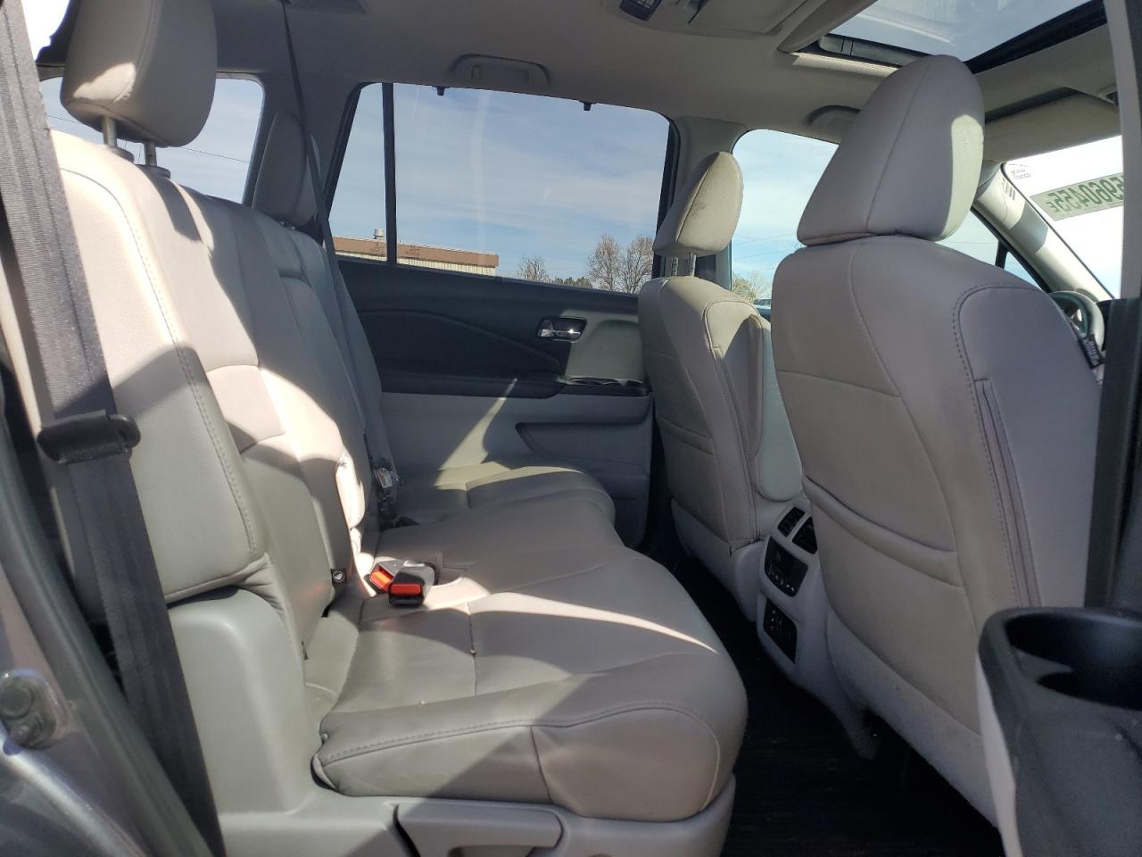 2016 Honda Pilot - Image 11