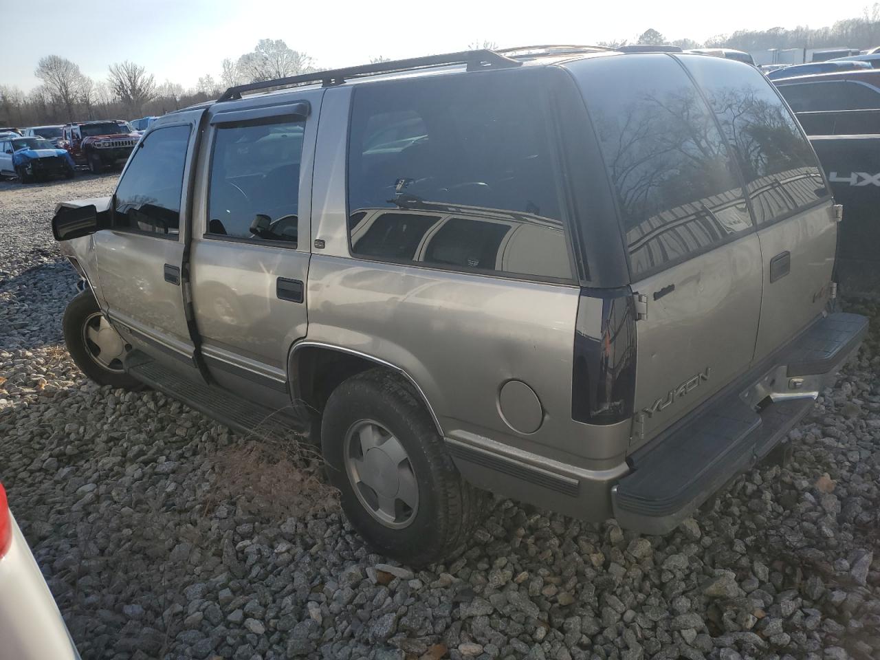 1999 GMC Yukon - Image 2