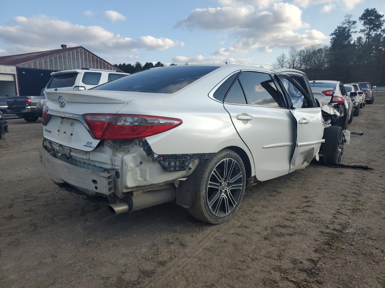 2016 Toyota Camry - Image 3