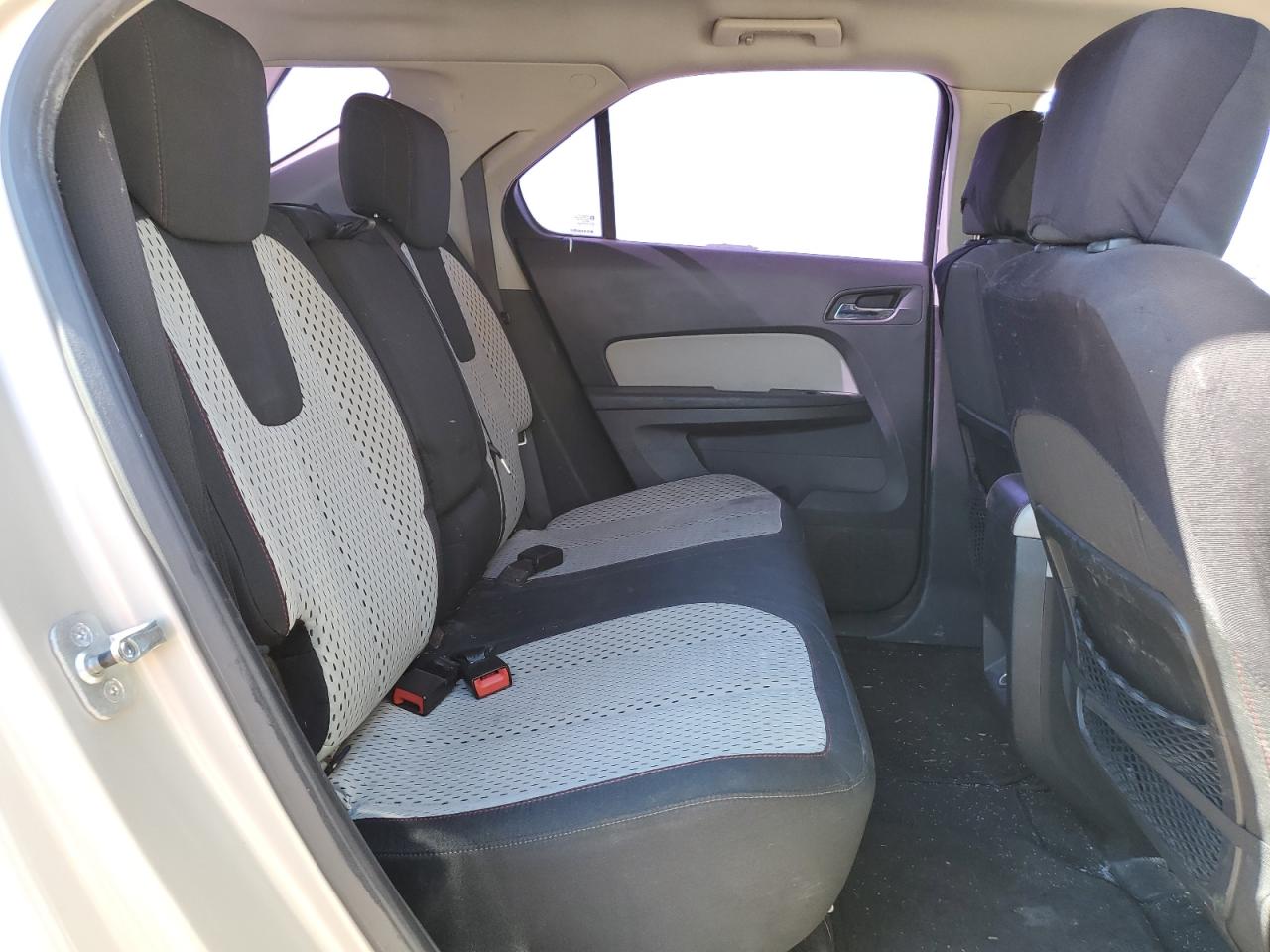 2010 Chevrolet Equinox - Image 11