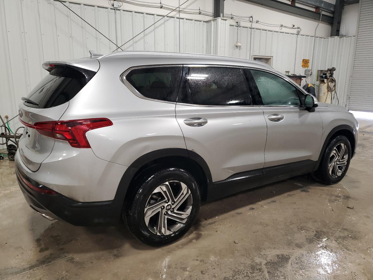 2023 Hyundai Santa Fe - Image 3