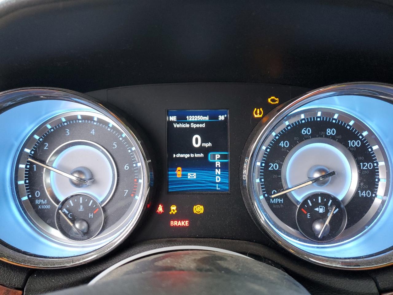 2014 Chrysler 300 - Image 9