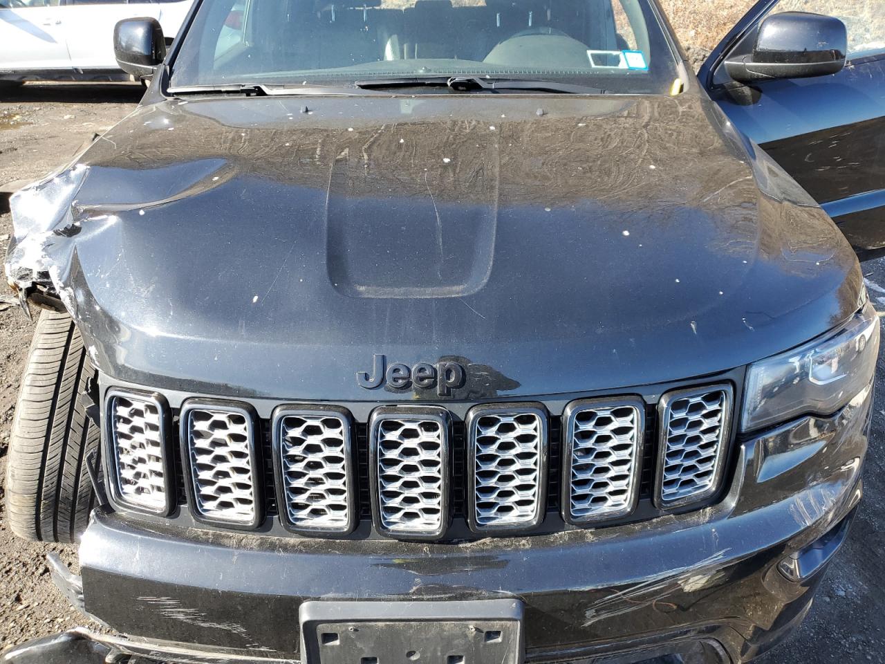 2019 Jeep Grand Cherokee - Image 12