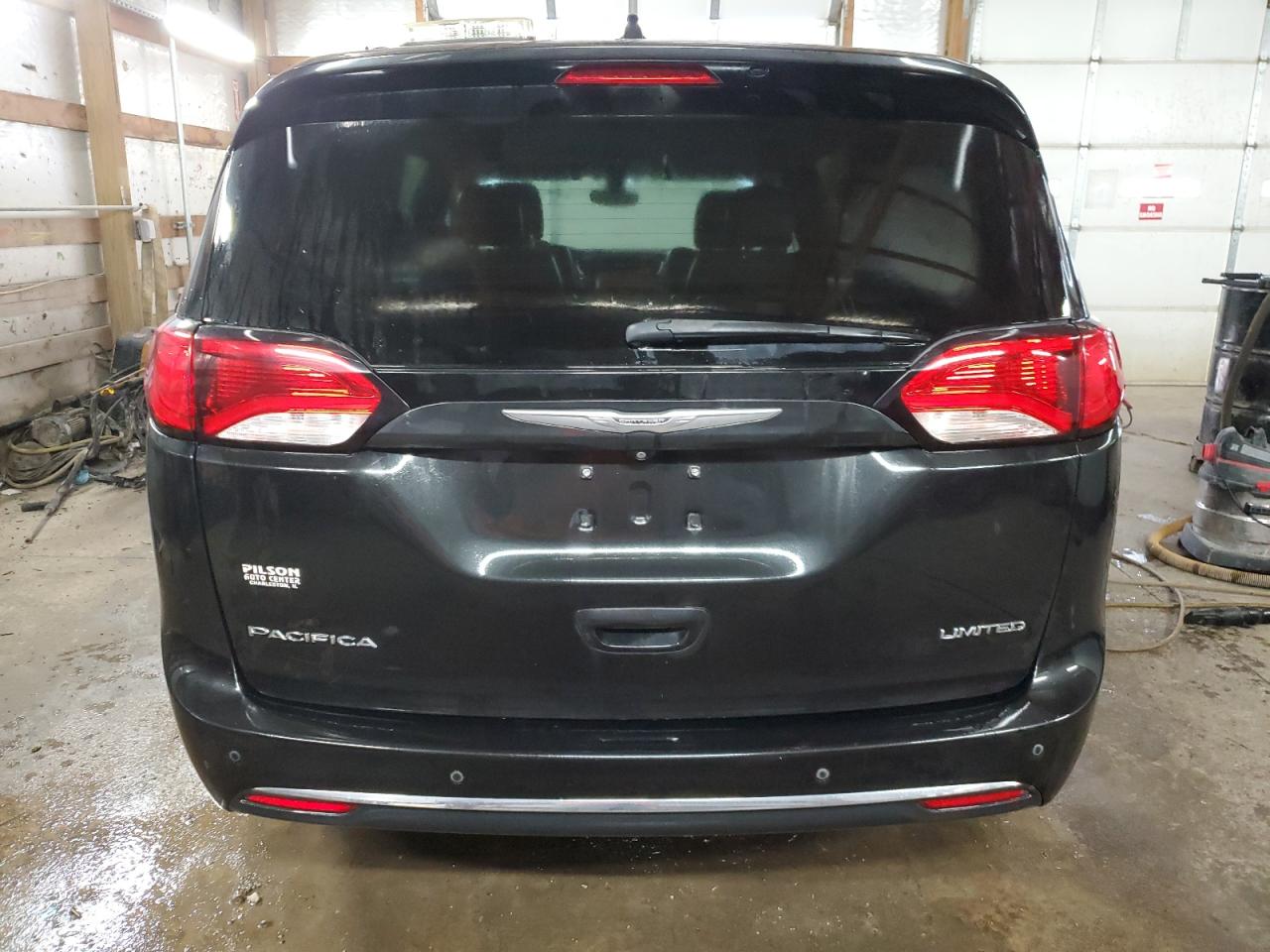 2017 Chrysler Pacifica - Image 6