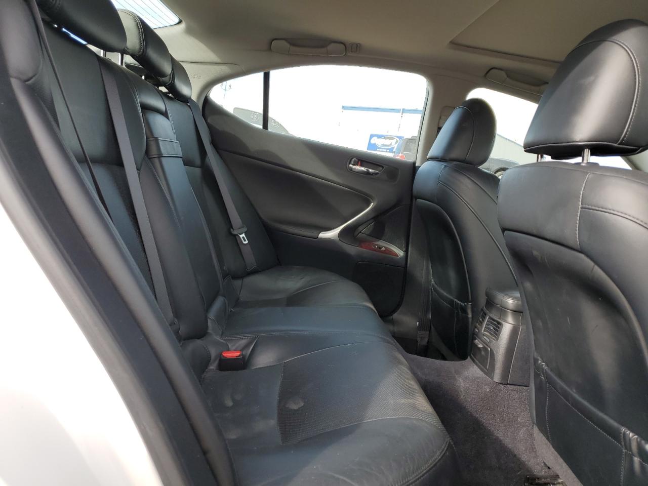 2008 Lexus IS - Image 10