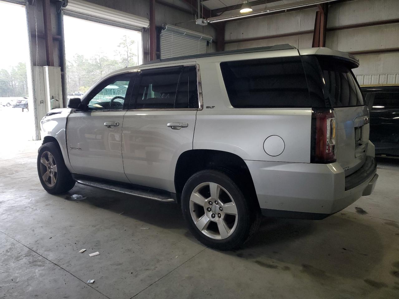 2017 GMC Yukon - Image 2