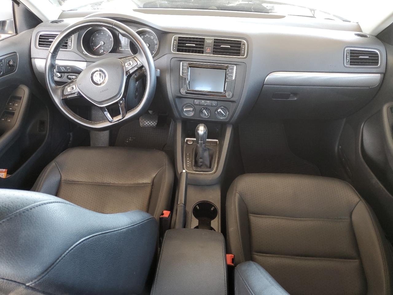 2017 Volkswagen Jetta - Image 8
