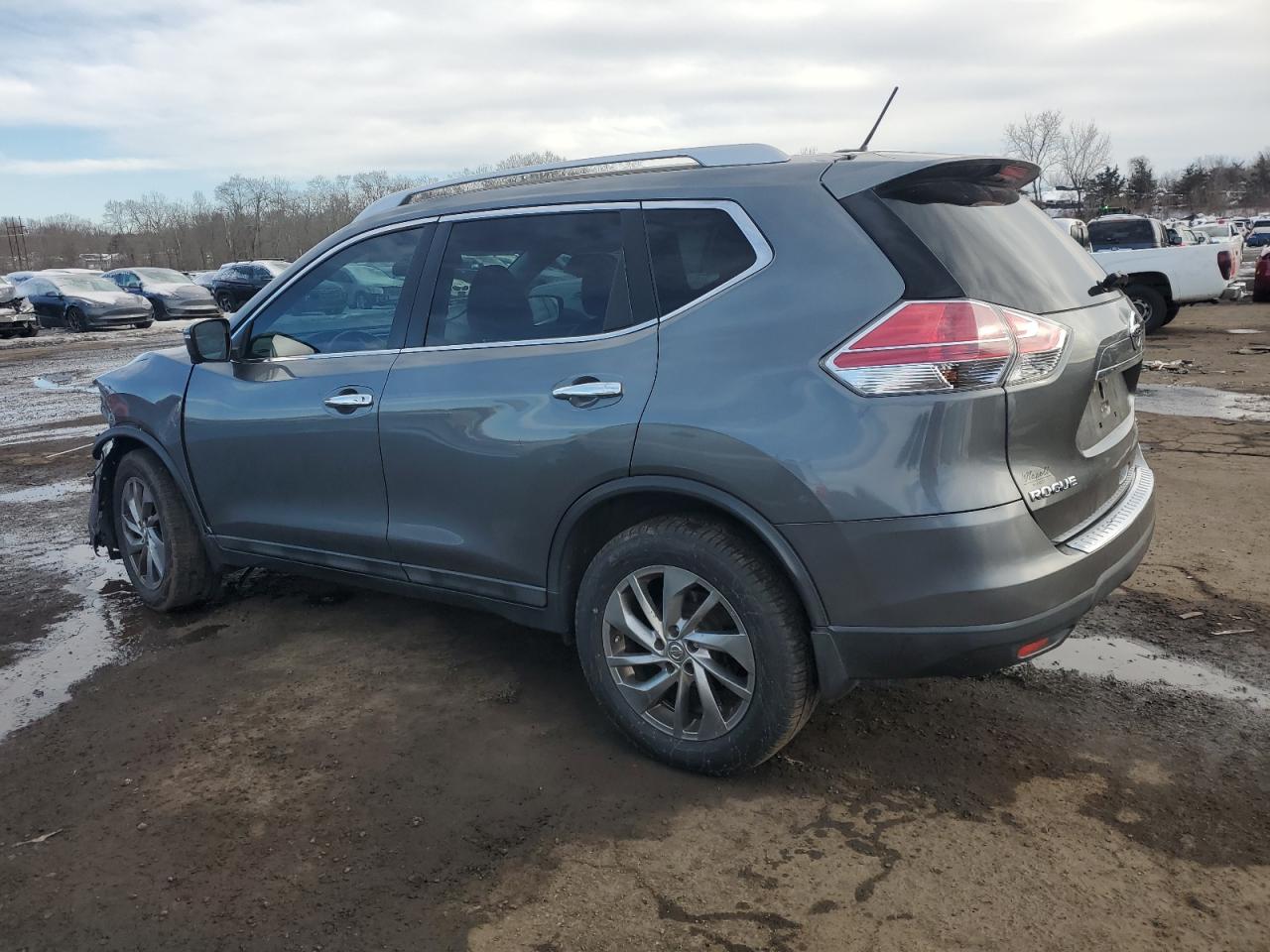 2015 Nissan Rogue - Image 2