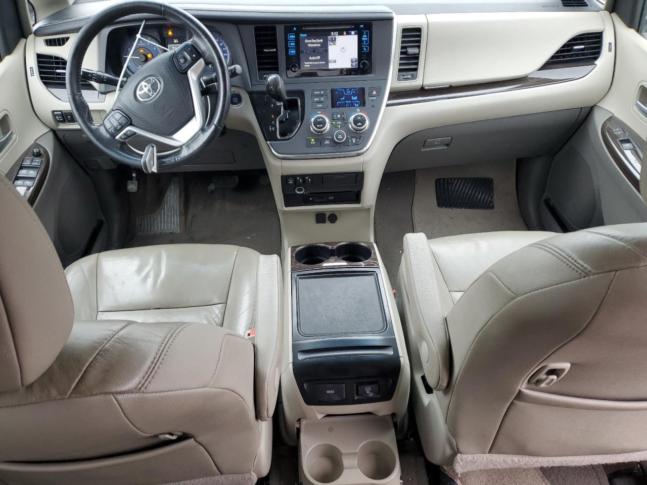 2015 Toyota Sienna - Image 8