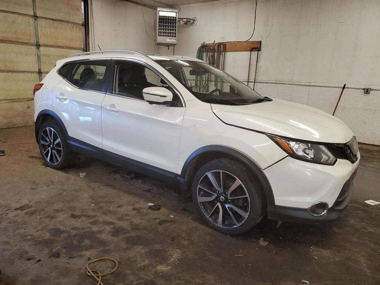 2017 Nissan Rogue - Image 4