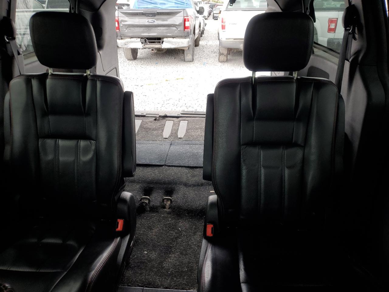 2011 Dodge Caravan - Image 10