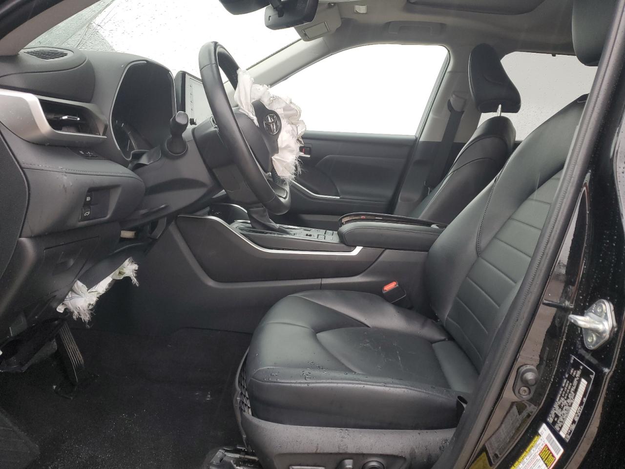 2022 Toyota Highlander - Image 7