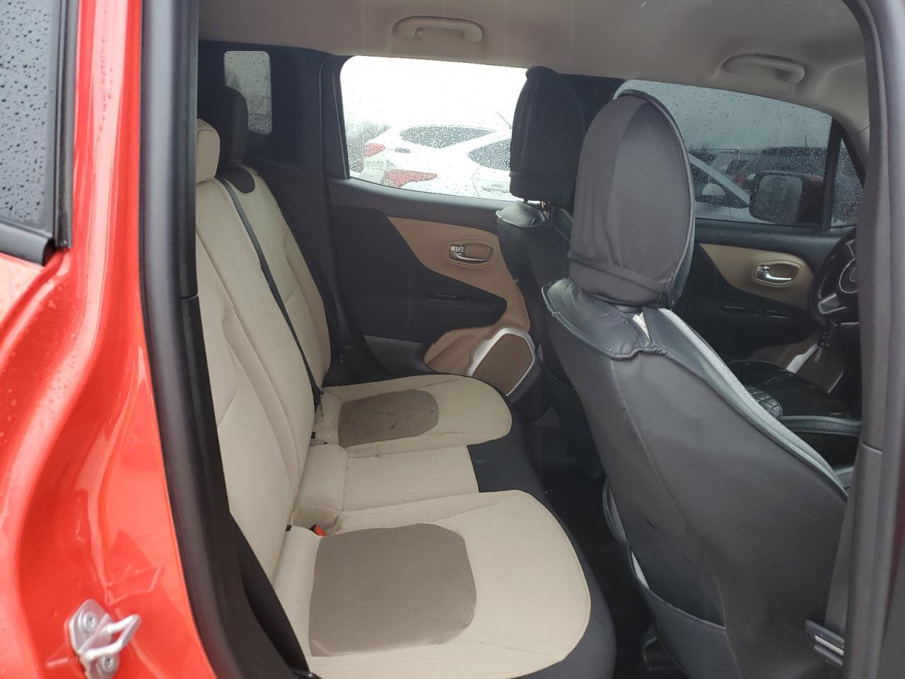 2015 Jeep Renegade - Image 11