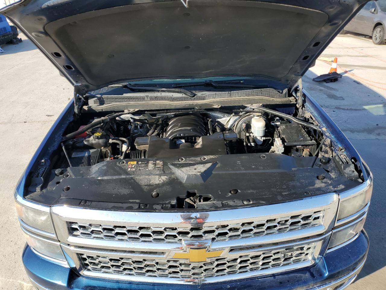 2015 Chevrolet Silverado - Image 11