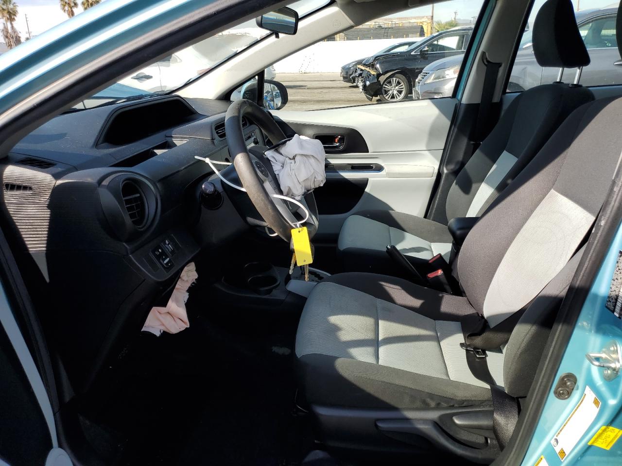 2013 Toyota Prius - Image 7